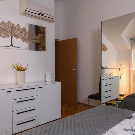 Traur Apartman